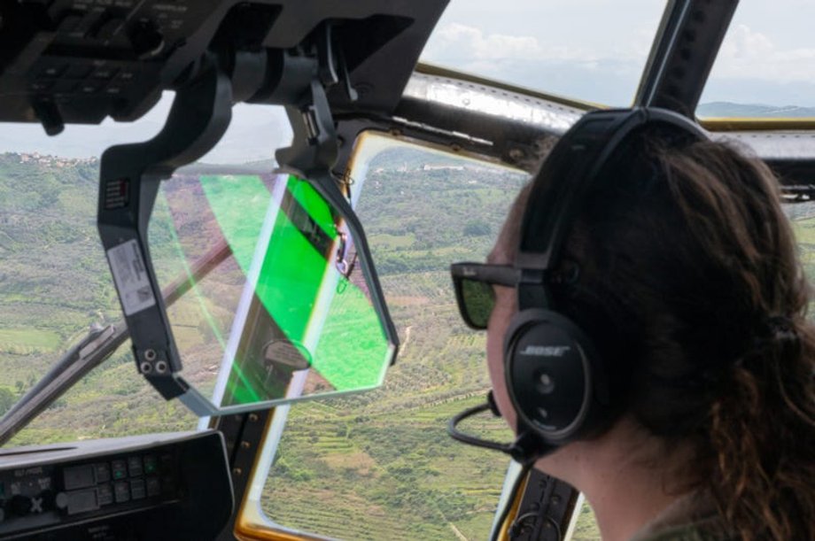  Samolot bojowy MC-130J podczas przelotu w ramach ćwiczeń w górskich rejonach Albanii, 4 maja 2021 r.