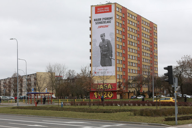 Billboardy z "Łupaszką" w Białymstoku. Poseł KO: To prowokacja marszałka województwa