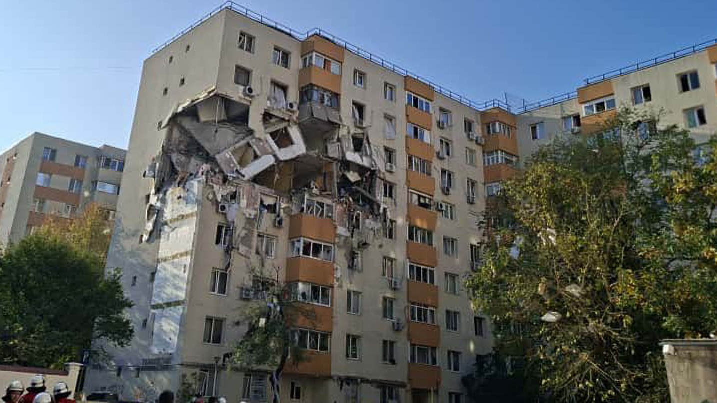 Pri silnom výbuchu v Bukurešti zahynuli najmenej traja ľudia.