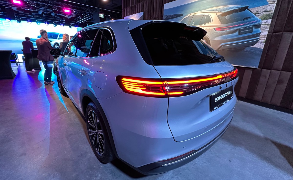 Geely Starray EM-i to rodziny SUV z silnikiem 1.5 i hybrydą ładowaną z gniazdka. Ile kosztuje?