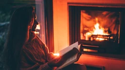 500 zł mandatu za posiadanie kominka i brak wypłaty odszkodowania w razie pożaru. sprawdzają nawet kominki używane od święta