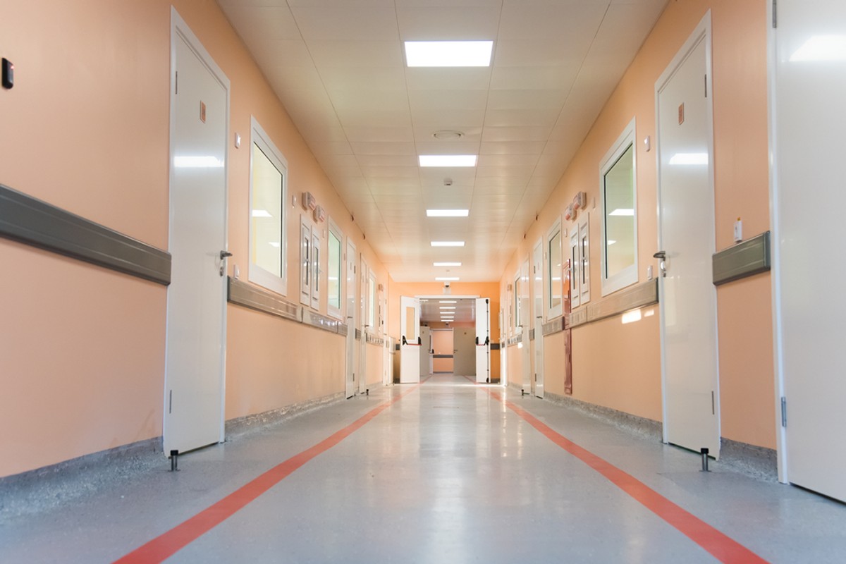 Wnosząc aport do szpitala, województwo nie płaci VAT