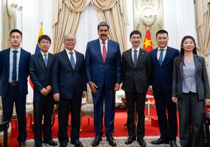 Nikolas Maduro sa kineskom delegacijom pred hapšenje