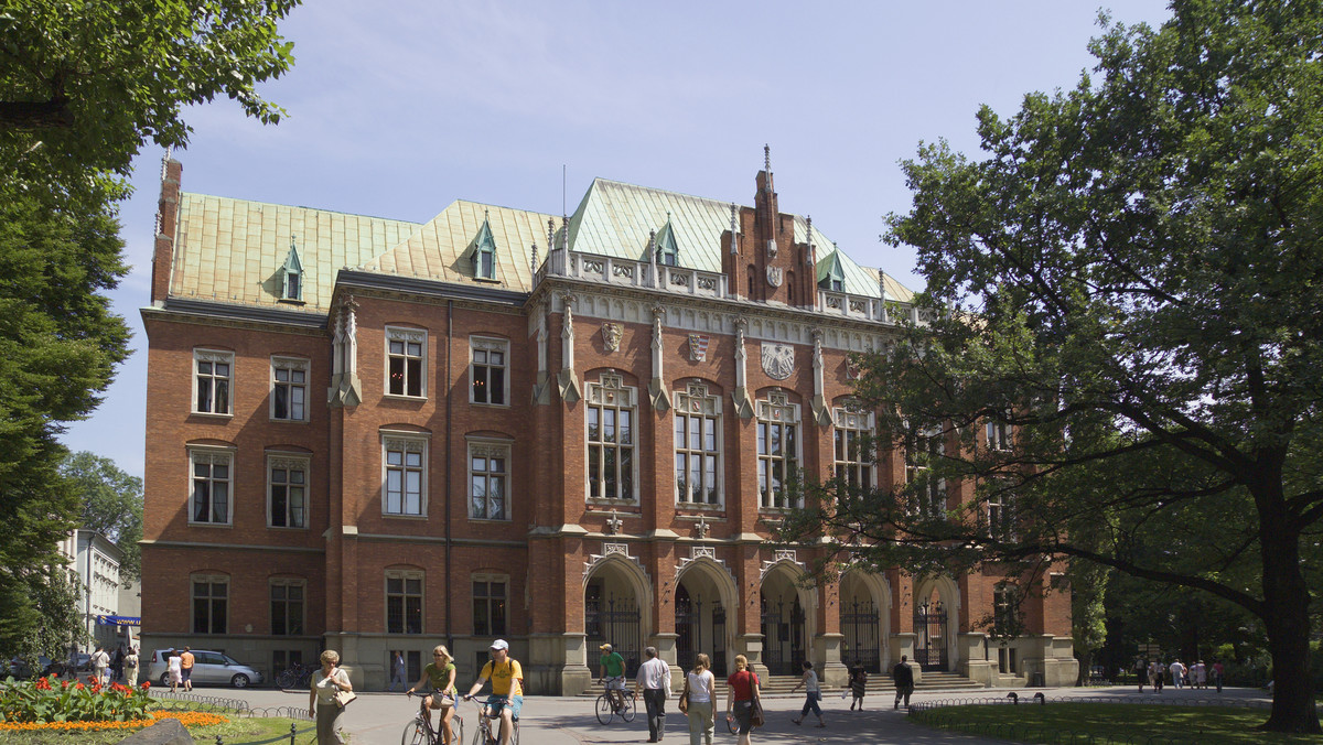 Studenci zaczynają rok akademicki. Wielu dorabia, pomagają im rodzice