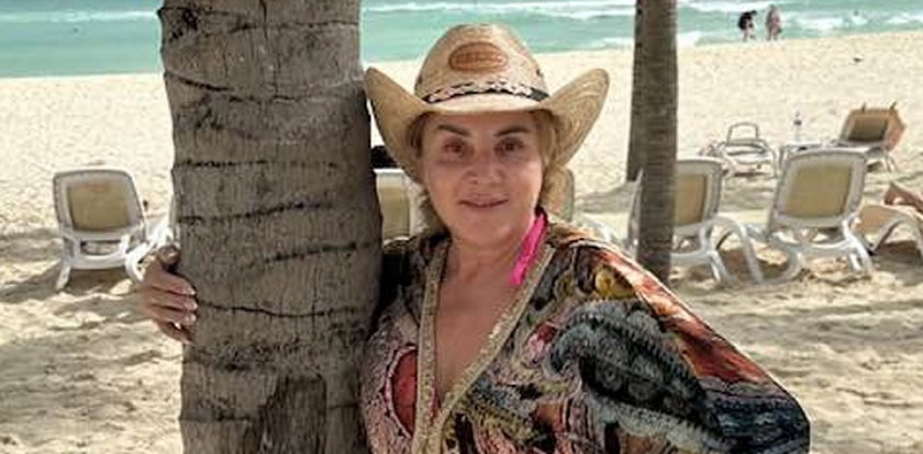 Danuta Martyniuk pozuje na plaży w Meksyku. Z dumą odsłoniła smukłe nogi