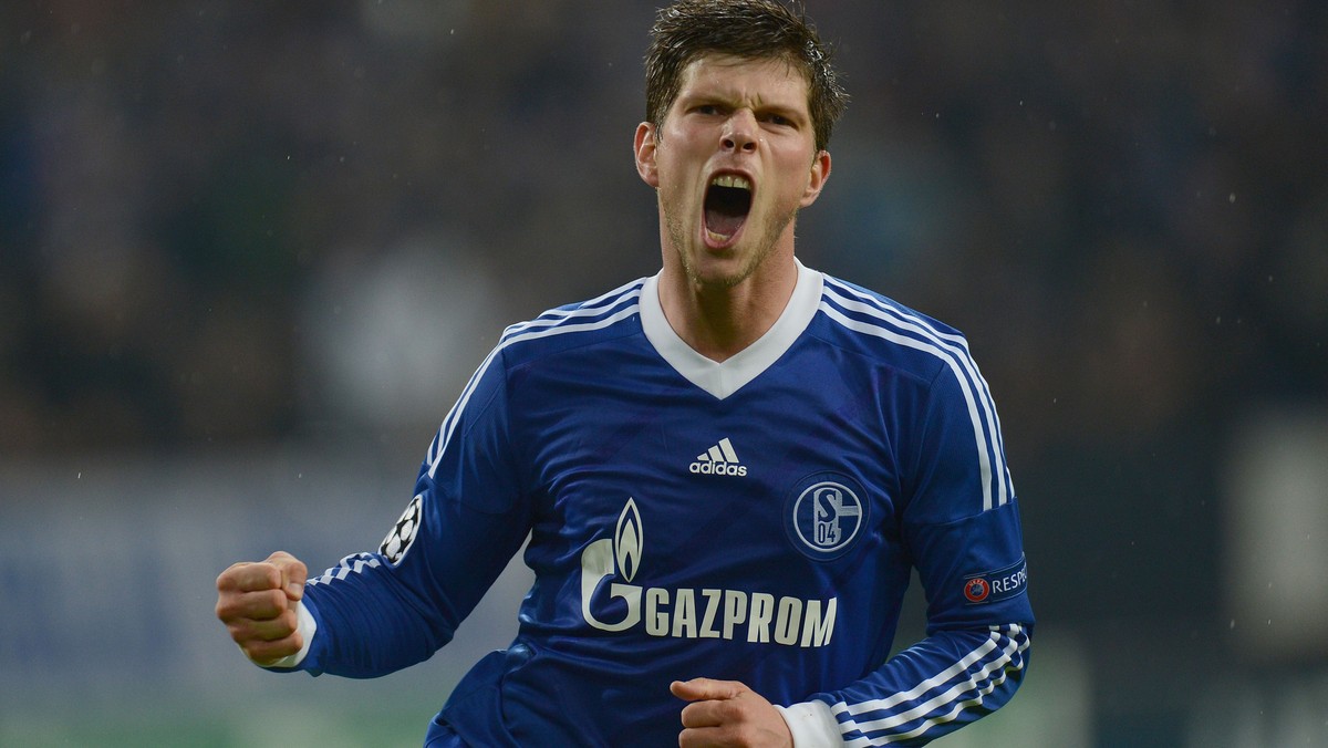 Napastnik Schalke 04 Gelsenkirchen, Klaas-Jan Huntelaar, może nie zagrać do końca sezonu - taką informacje podała w niedzielę "France Football". Holender w ostatnim spotkaniu ligowym z Borussią Dortmund uszkodził częściowo więzadła przyboczne w lewym kolanie.