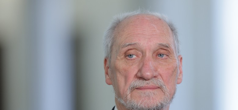 Macierewicz odpowiada Tuskowi. "Od tego czasu atakuje mnie nieustannie"