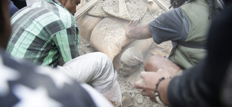 Wiele ofiar trzęsienia w Nepalu. W Katmandu zawaliła się 50-metrowa wieża