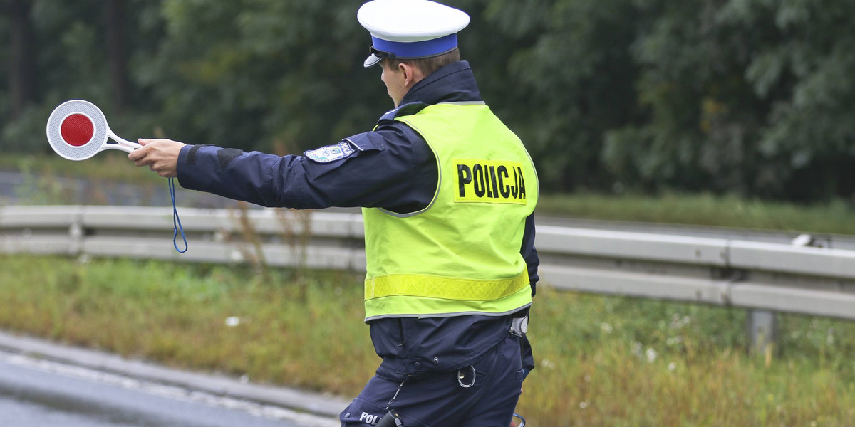 18-latek jednego dnia odebrał i stracił prawo jazdy.