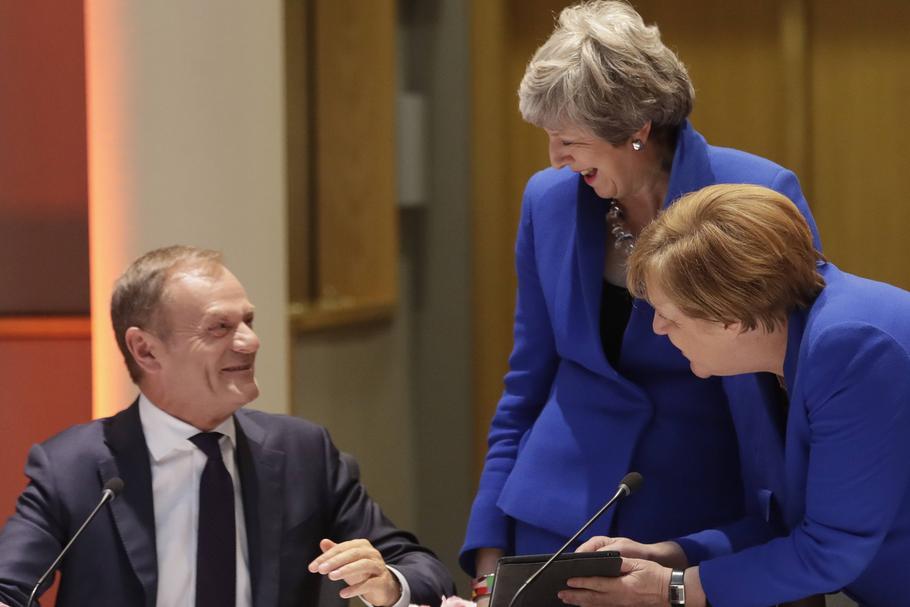 Donald Tusk, szef RE, Theresa May, premier Wielkiej Brytanii i Angela Merkel, kanclerz Niemiec na unijnym szczycie w sprawie brexitu. Bruksela, 10 kwietnia 2019 r.