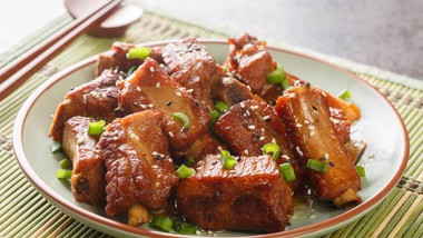 pyszny obiad na niedzielę. podajemy przepis, ty gotujesz. żeberka po chińsku w aromatycznym sosie