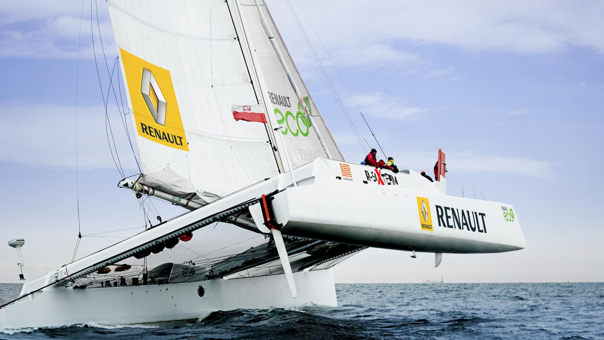 Już 2 stycznia 2011 r. polski żeglarz Roman Paszke wraz z załogą rozpoczyna RENAULT ECO2 RACE, czyli próbę ustanowienia rekordu świata na trasie Wyspy Kanaryjskie - Gwadelupa. Katamaran Renault eco2 pokona 3250 mil morskich po szlakach odpowiadających wyprawom Krzysztofa Kolumba.