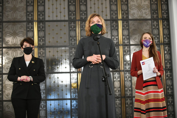 Magdalena Biejat, Agnieszka Dziemianowicz-Bąk i Anna Maria Żukowska