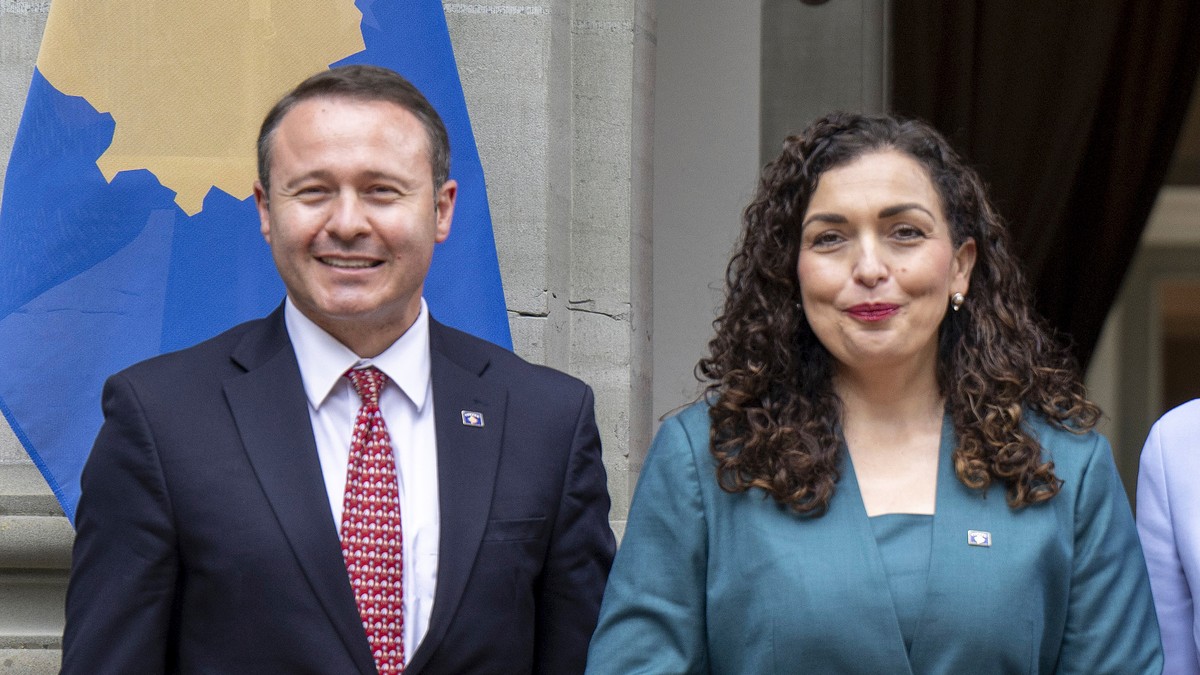 Vjosa Osmani i Prindon Sadriu 