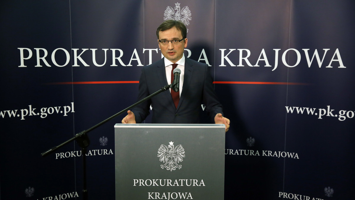 Prokuratura Regionalna w Krakowie poprowadzi dwa śledztwa dotyczące podejrzenia nacisków na media i ich inwigilacji za rządów poprzedniej koalicji PO-PSL - poinformował minister sprawiedliwości-prokurator generalny Zbigniew Ziobro.