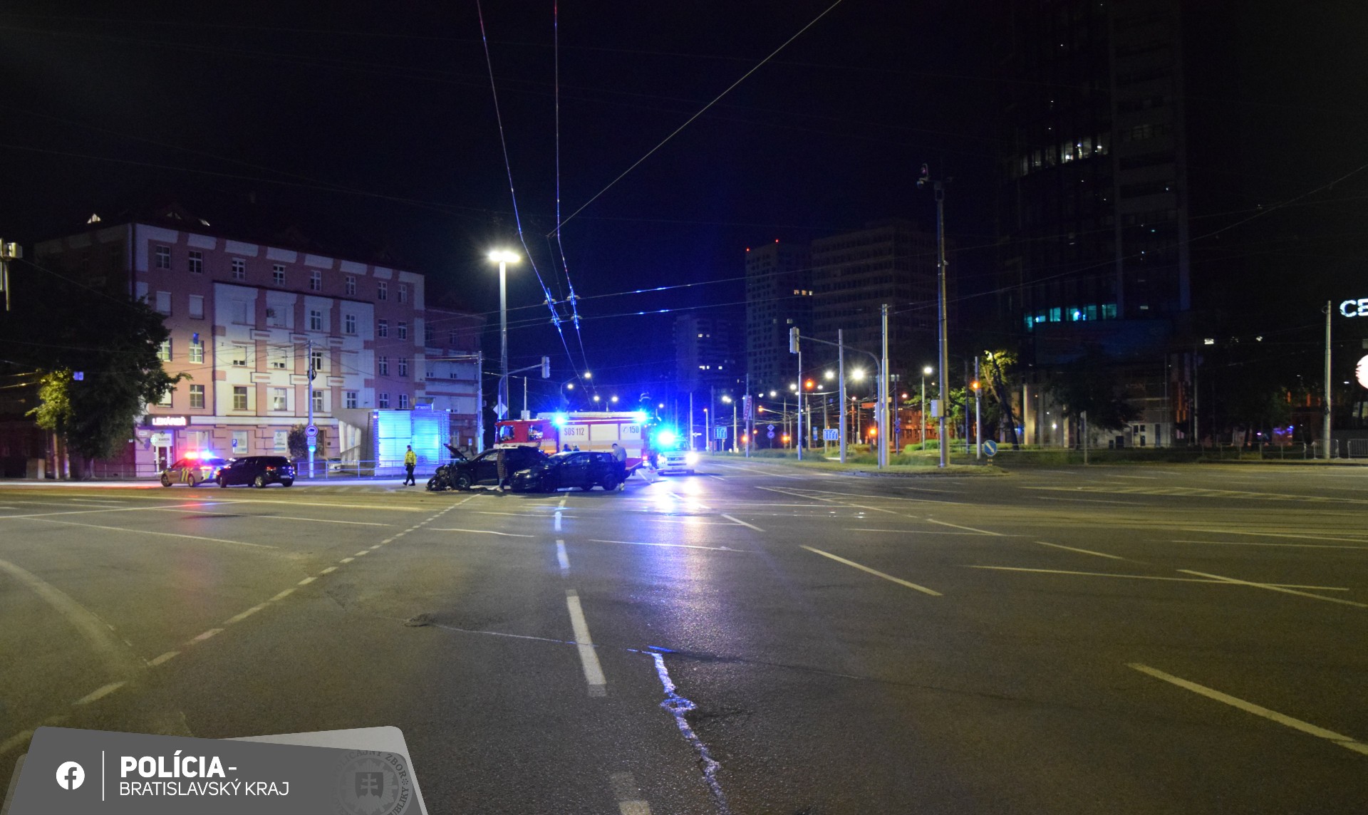 Polícia hľadá svedkov autonehody v Bratislave. 