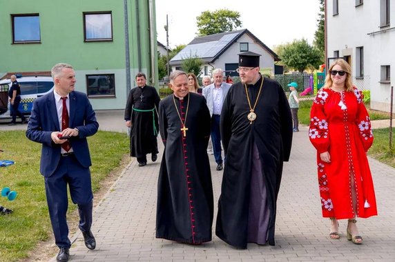 Arcybiskup Mieczysław Mokrzycki, metropolita lwowski oraz arcybiskup Mateusz Szewczuk, ordynariusz emparchii włodzimiersko-wołyńskiej Kościoła Prawosławnego Ukrainy w Grabiu