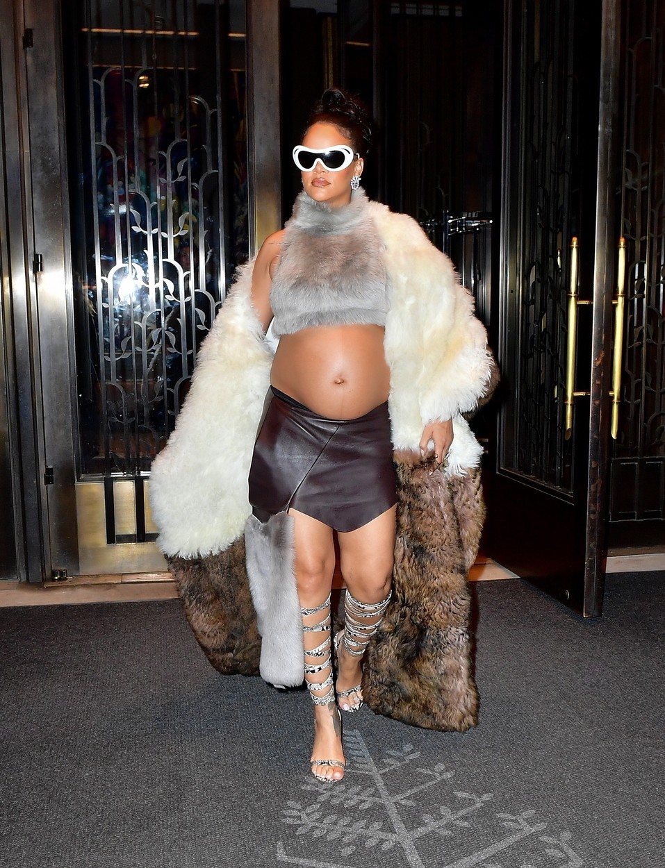 Rihanna egyedi Loewe műszőrme szettben