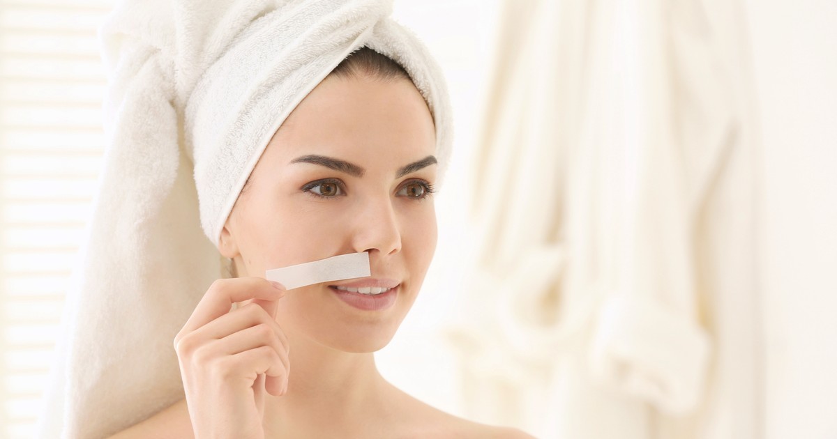 Plastry do depilacji twarzy jak ich używać? Czy stosowanie plastrów