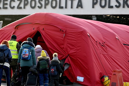 NBP: napływ uchodźców z Ukrainy spowoduje wzrost popytu; złagodzi spadek dynamiki PKB 