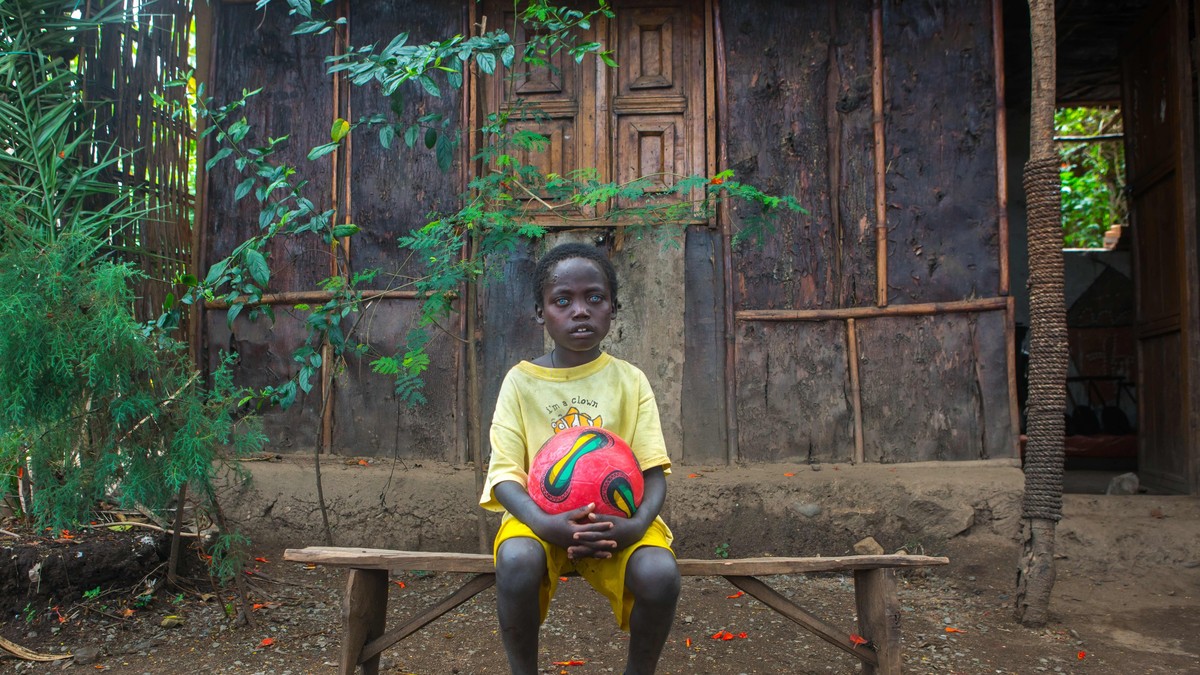 Nazivali su ga demonom, a onda je završio na listi 100 ljudi sa najlepšim očima