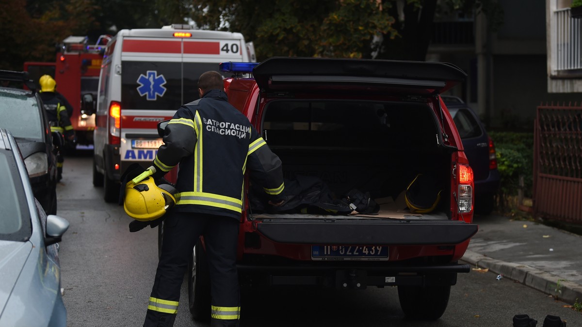 VELIKI POŽAR NA LEDINAMA! Gori supermarket: Zaposleni i kupci odmah istrčali napolje
