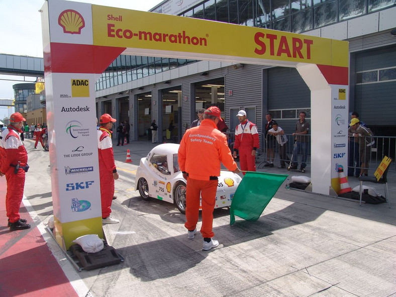 Shell Eco-marathon 2011: ile km na 1 litrze?