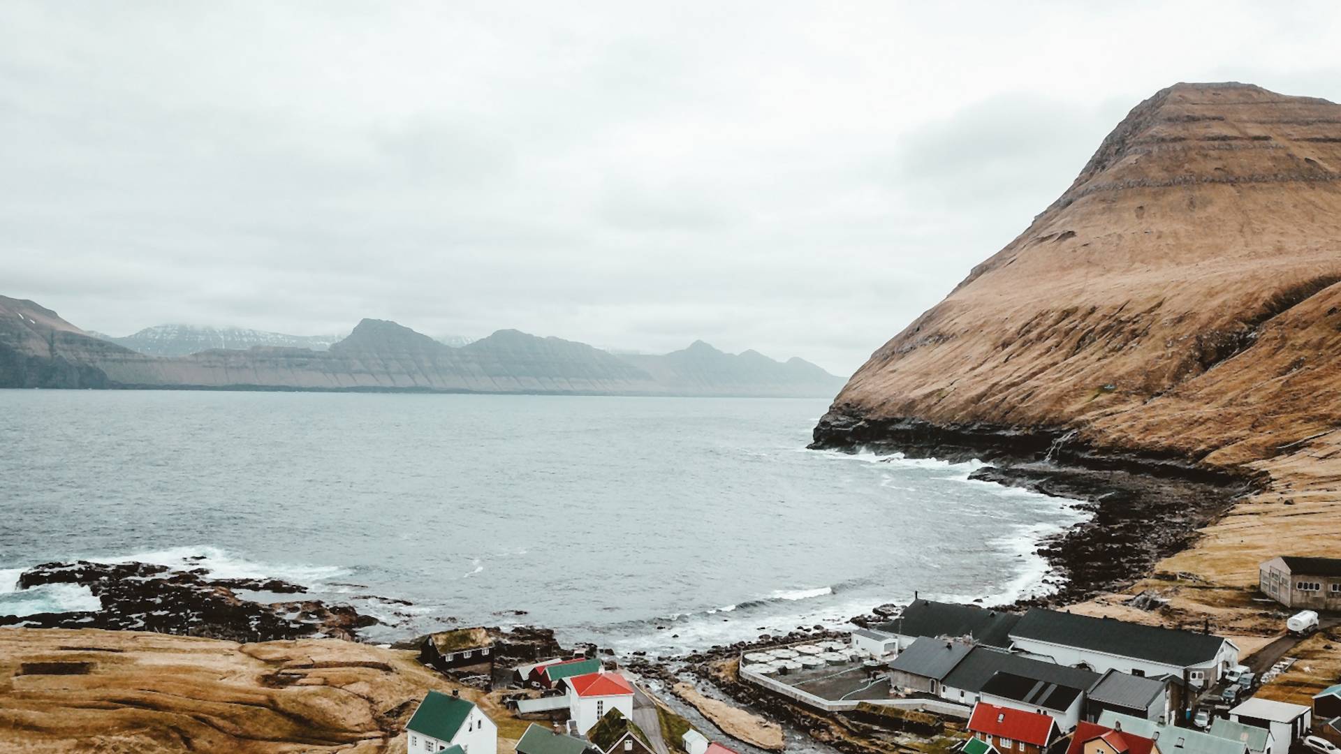 Lekár z Faerských ostrovov vďaka vlastnému laboratóriu ochránil ľudí, nemajú žiadne úmrtie