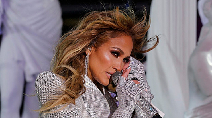 Jennifer Lopez megint levetkőzött/Fotó: MTI/EPA/NYPPA/TSA/Gary Hershorn