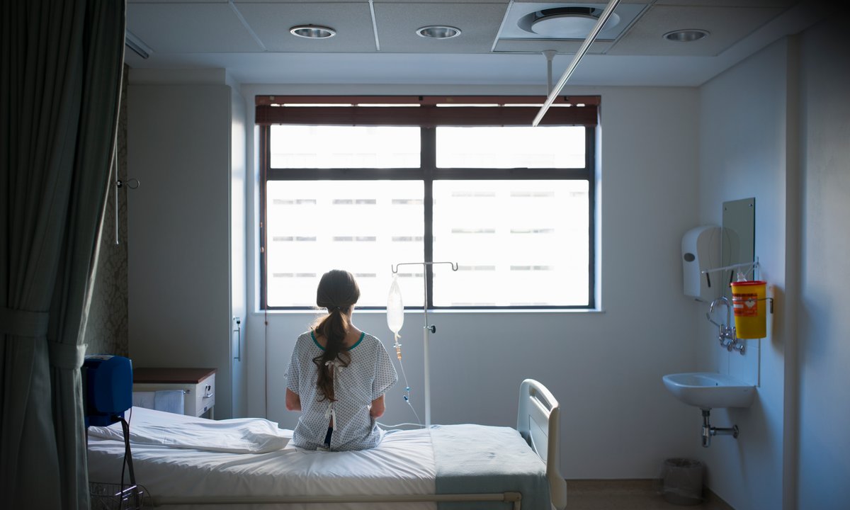 Kobiety straciły możliwość leczenia przez błędne badanie. "Największa farsa w medycynie"