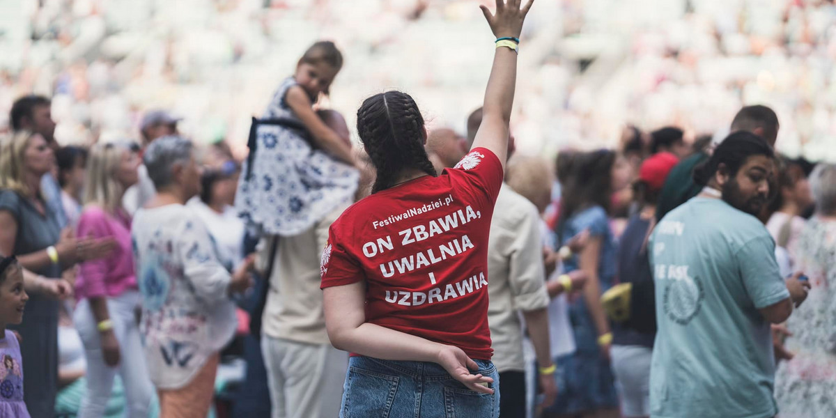 Organizatorzy koncertu "Chwała Mu" we Wrocławiu mogą pochwalić się sukcesem frekwencyjnym. Nie można tego powiedzieć o kwestiach finansowych.
