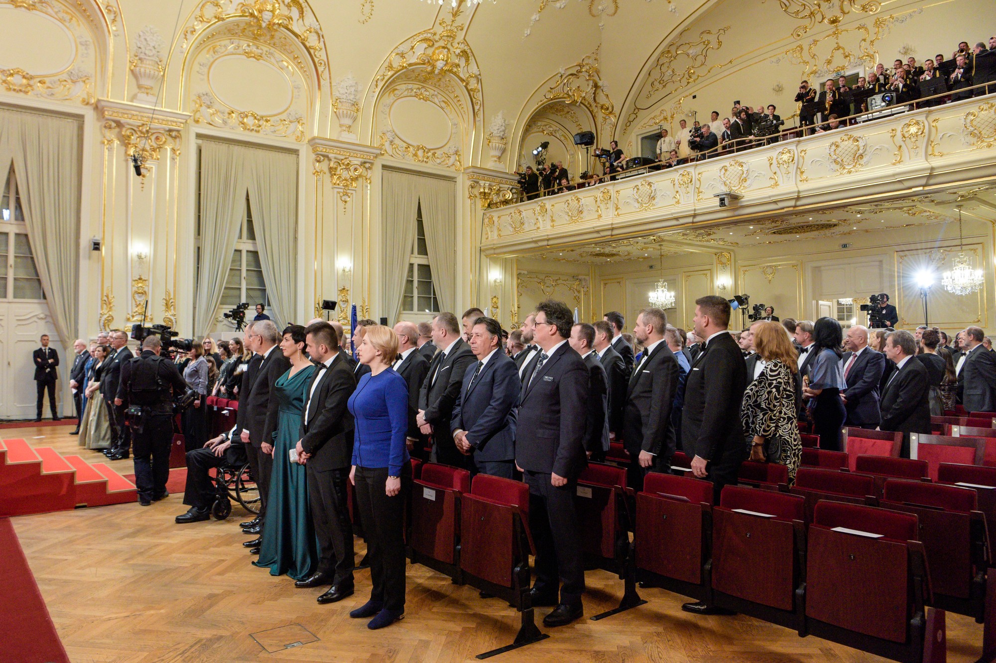 Prezidentka SR Zuzana Čaputová udelila v nedeľu 1. januára 2023 pri príležitosti 30. výročia vzniku Slovenskej republiky štátne vyznamenania 28 osobnostiam.