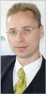 mec. Piotr Gałuszyński, radca prawny,
    partner w Departamencie Bankowym warszawskiego biura Kancelarii
    White & Case, odpowiedzialny za rekrutację prawników