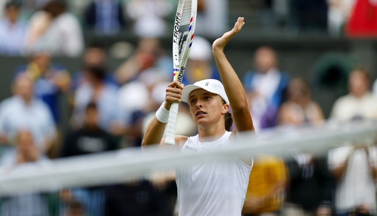 Iga Świątek w ćwierćfinale Wimbledonu. Do awansu potrzebowała godziny i pięciu minut