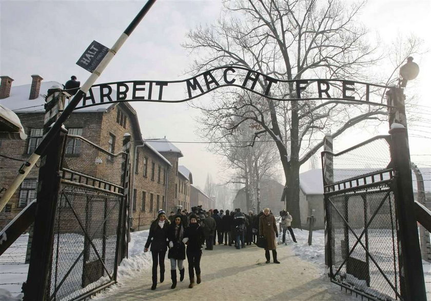 Prezydenci Niemiec i Polski w obozie Auschwitz