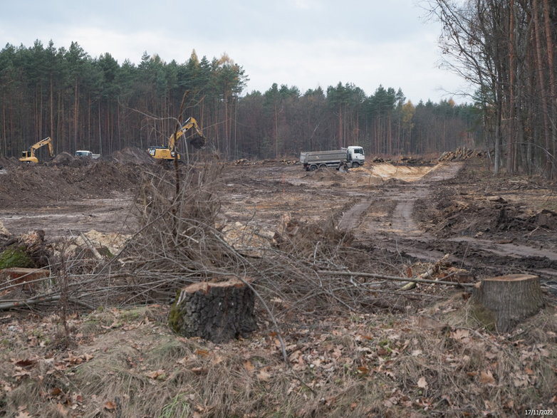 Budowa drogi ekspresowej S-1 - odcinek węzeł Oświęcim - Dankowice - zdjęcia z poziomu ziemi - 17.11.2022 - autor: GDDKiA