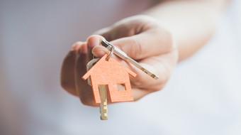 Umorzenie kredytu frankowego przez bank. Czy trzeba zapłacić PIT?