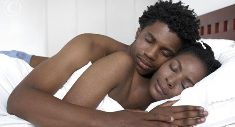 5 reasons why sleeping naked must be a routine