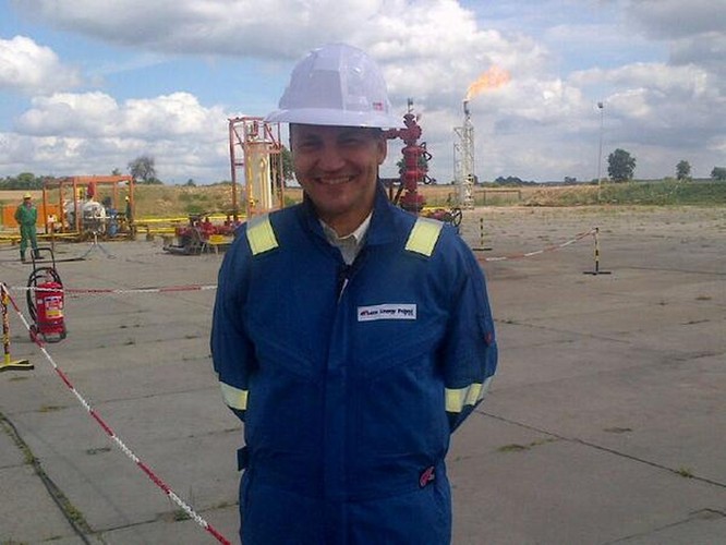 Szef MSZ Radosław Sikorski