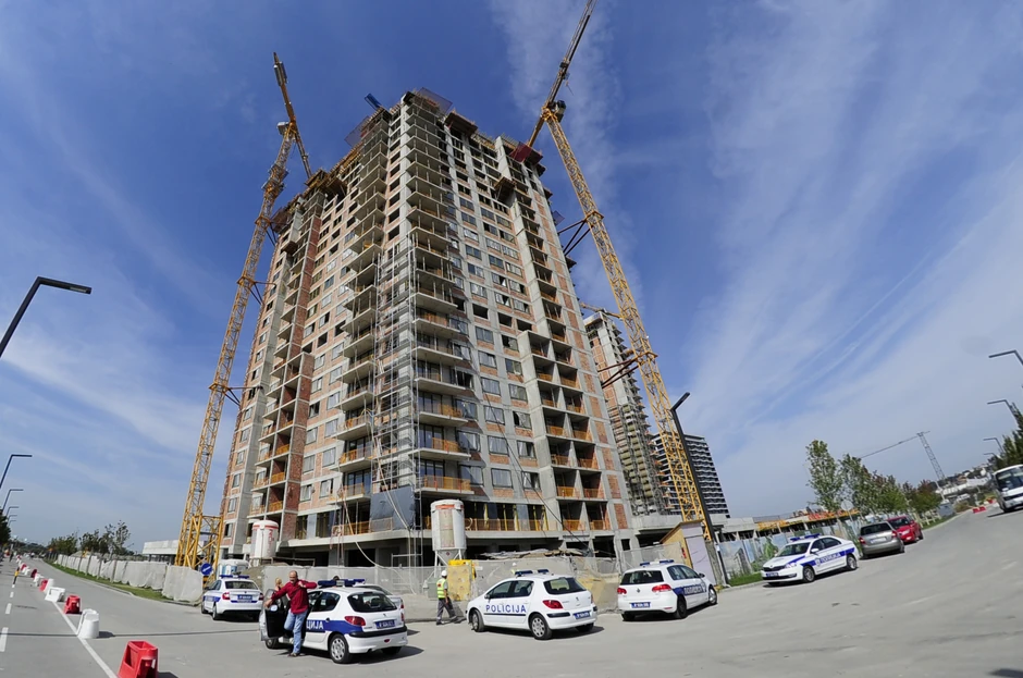 Veliki broj policijskih ekipa na terenu