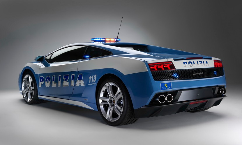 ... włoscy policjanci mają straszną broń - lamborghini gallardo LP560-4