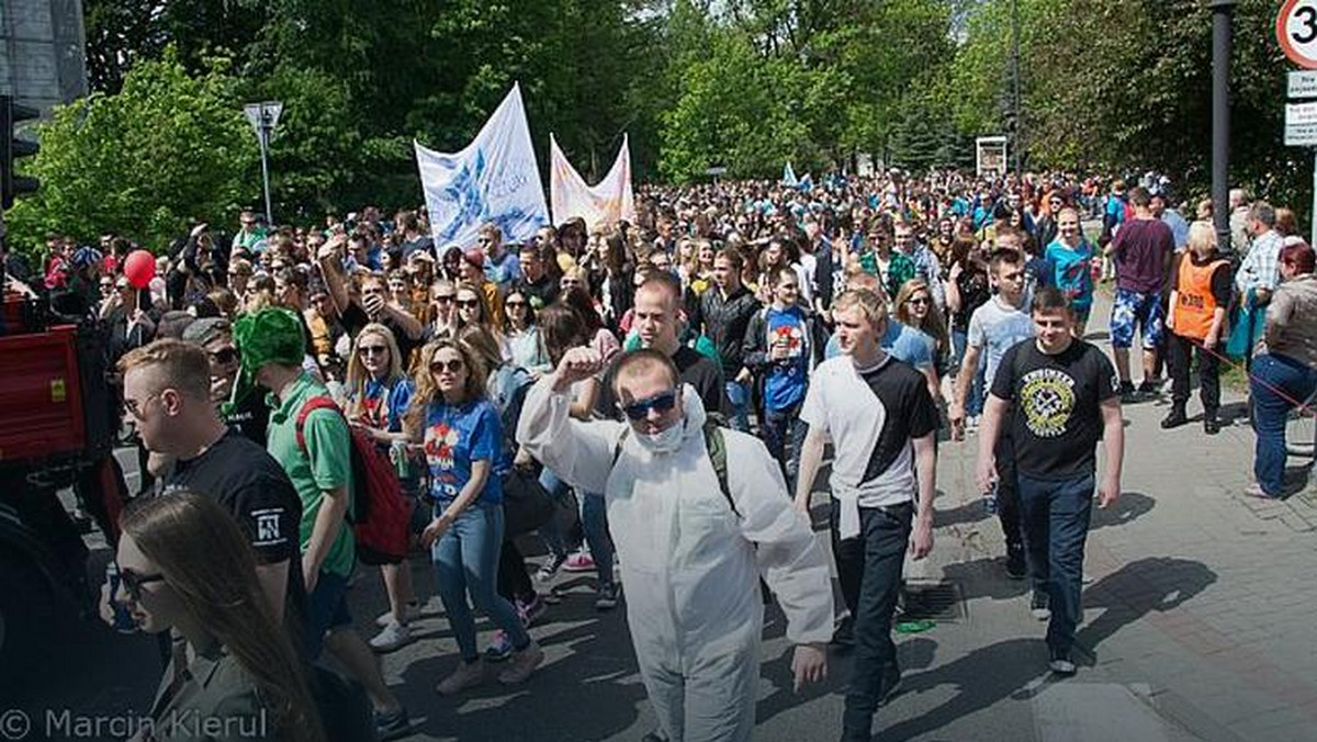 Po interwencji mieszkańców Olsztyna po tegorocznych juwenaliach głośno zrobiło się wokół zachowania studentów. Władze miasta podjęty więc rozmowy ze środowiskiem uczelnianym na temat organizacji kolejnych imprez. Studenci dowiedzą się, czego im nie wolno.
