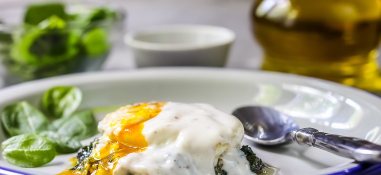 Jajka po florencku. Pyszne domowe śniadanie jak z najlepszej restauracji