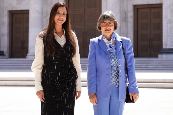 Tamara Vučić danas u Beogradu nosi NAJORIGINALNIJI KOMPLET I KULTNE SANDALE koje svaki stajling čine glamuroznijim: Prva dama provela dan sa suprugom švajcarskog predsednika