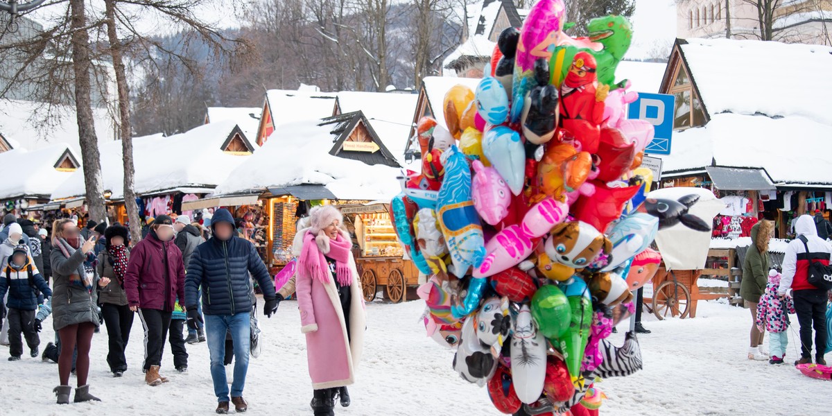 Ferie zimowe 2024. Fakt sprawdził, ile kosztują.