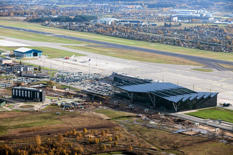 Gdansk . Widok z lotu ptaka - Port Lotniczy im. Lecha Wałęsy. (6)