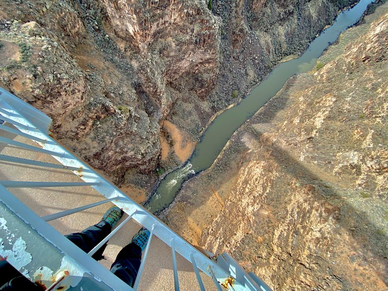 Na moście Rio Grande Gorge