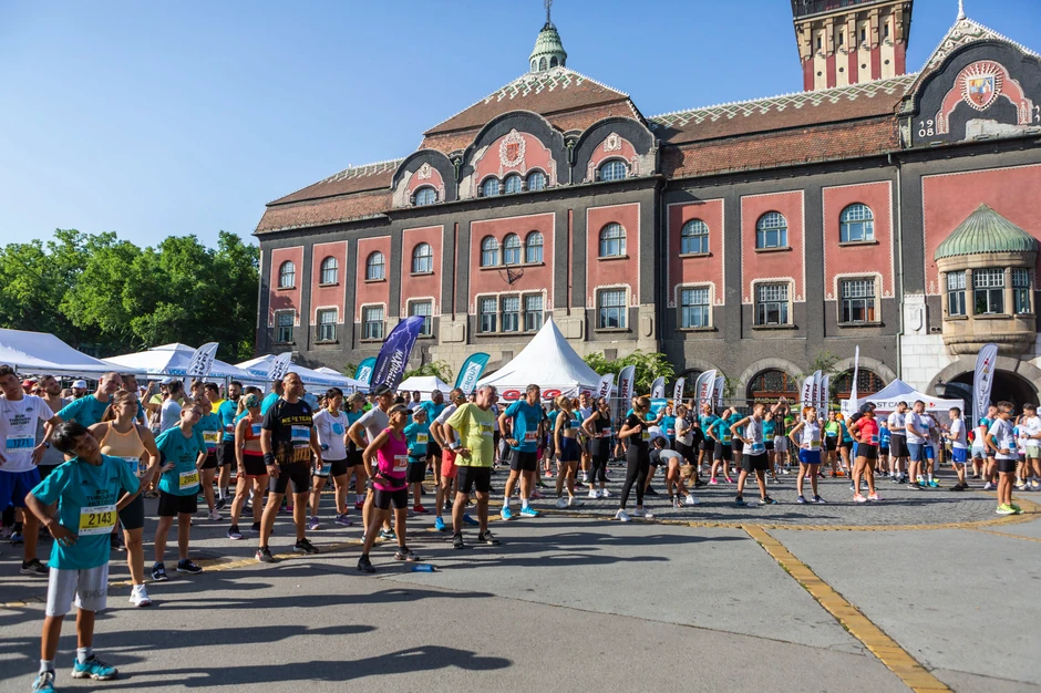Slogan Subotičkog polumaratona je "Trči kroz istoriju"