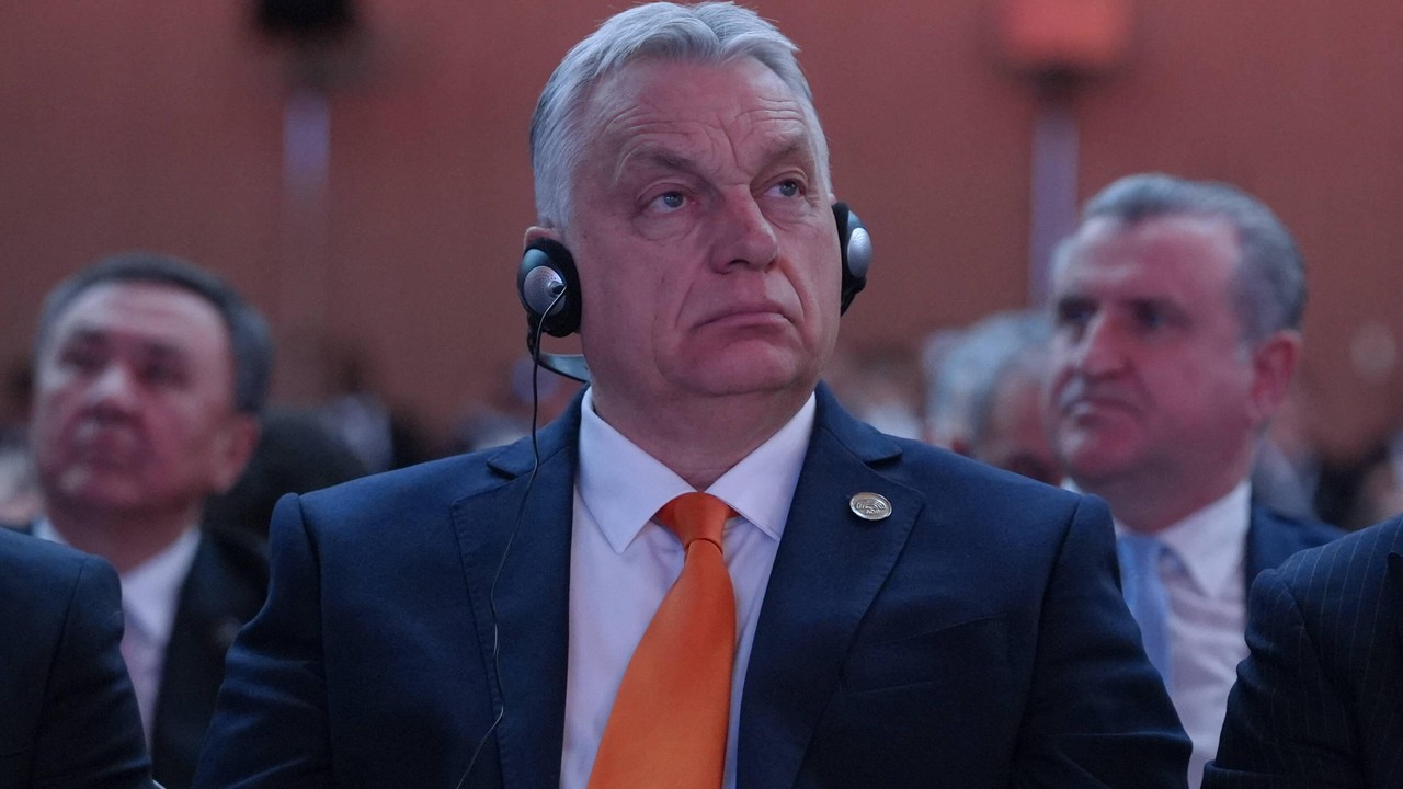 Mrożący krew w żyłach precedens. Węgry chcą odbierać paszporty "nielojalnym" obywatelom. "Siedźcie cicho albo stracicie obywatelstwo" [OPINIA]