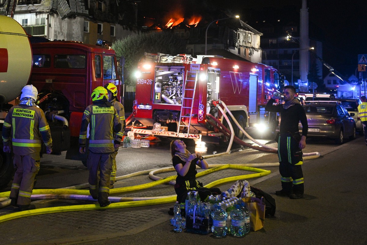 Według wojewody mazowieckiego pożar w Ząbkach uszkodził ponad dwieście mieszkań